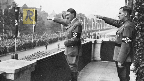 Hitler am Balkon Deutscher Hof